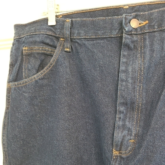 Rustler Classic Relaxed Fit Men's Denim Dark Blue Jeans Size 40x32 NWT - Picture 2 of 7